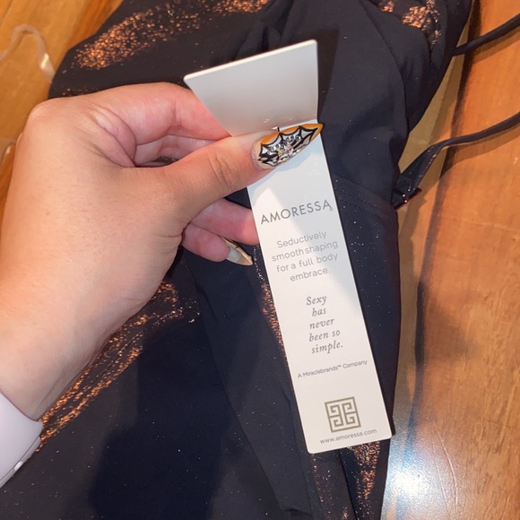 NWT - AMORESSA SWIMWEAR BY MIRACLESUIT LUNAR ECLIPSE ONE PIECE SWIMSUIT - SIZE 8 - Picture 8 of 16